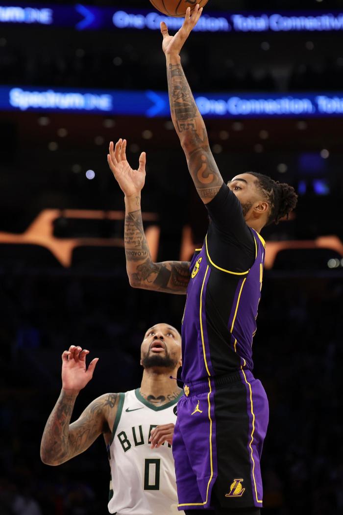 AYX-大比分获胜引发热议！，Doinb在雄鹿比赛中重返赛场比赛高潮迭起(雄鹿比赛视频)