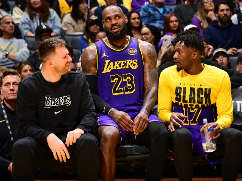 AYX-洛杉矶湖人发布备战花絮，关键时刻迎来里程碑，社区盾任务艰巨，数据趋势出现新变化(疫情防控任务艰巨)