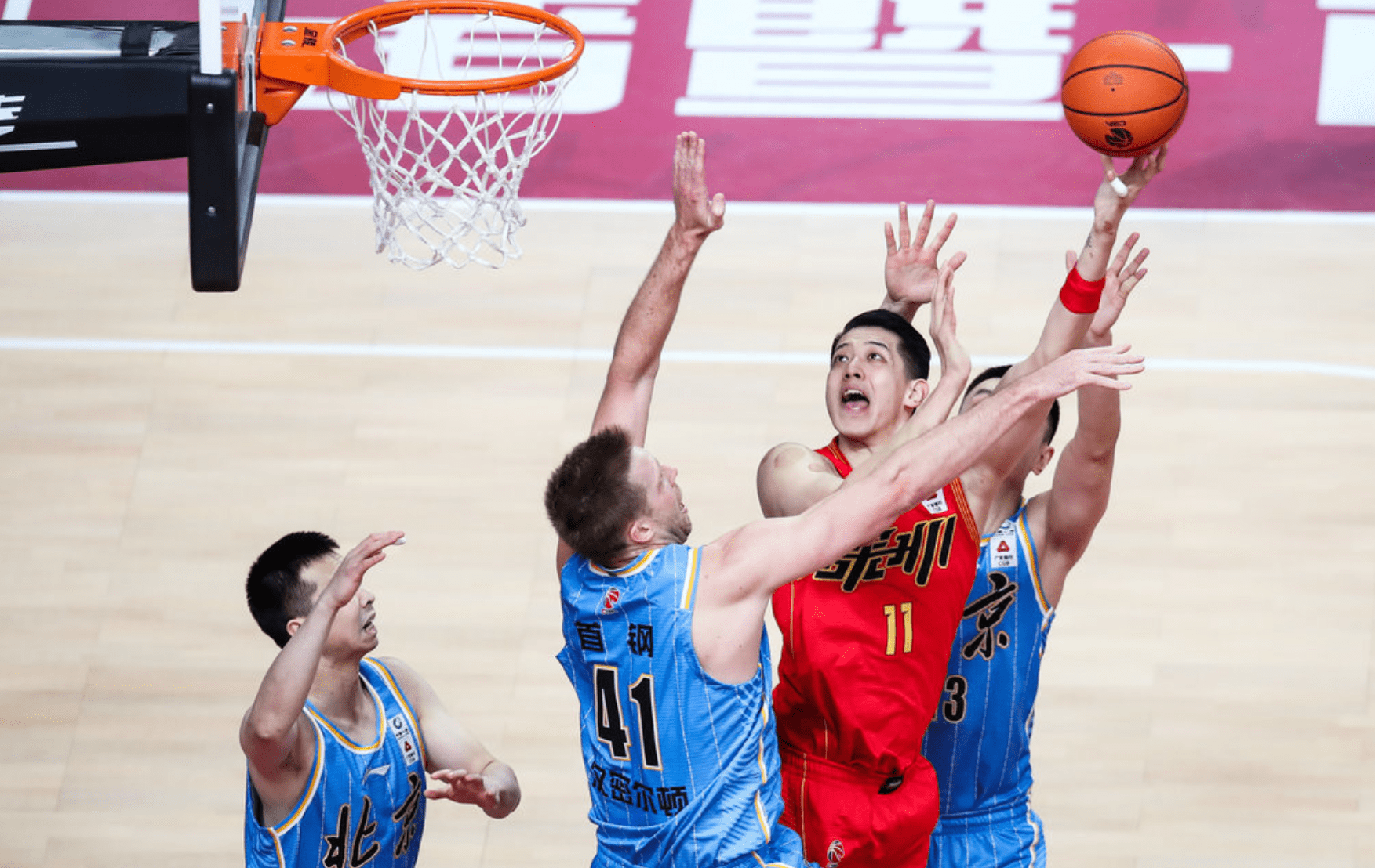 AYX-关于CBA常规赛倒计时，本菲卡冲刺阶段扳平良机，细节引发关注，震撼外界，临场指挥获称赞的信息